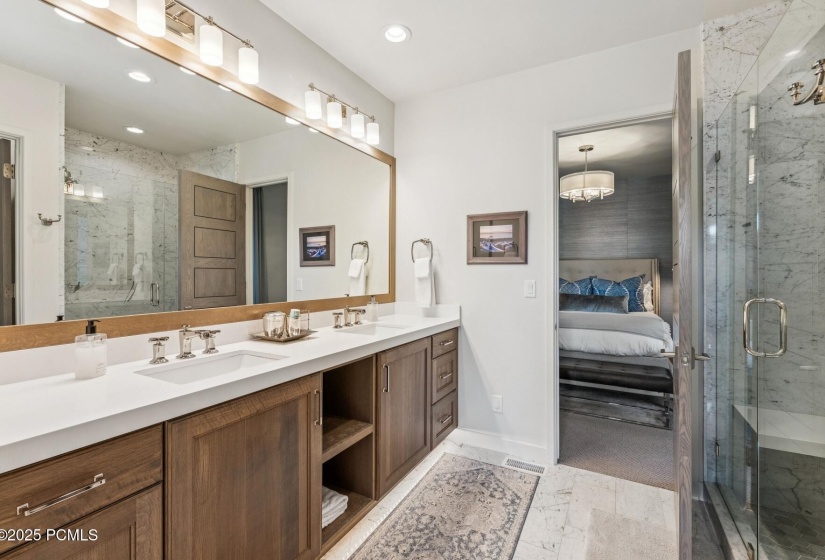 27_Bathroom_1800x1200_4265909