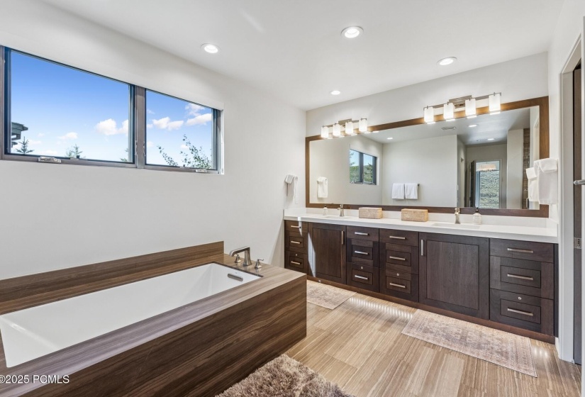 33_Bathroom_1800x1200_4265930