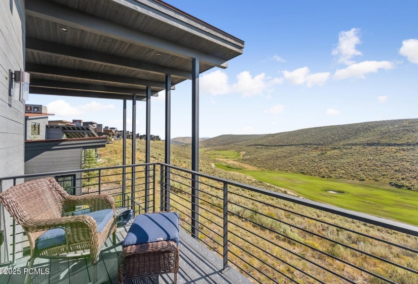 42_Deck-Area_1800x1200_4265894