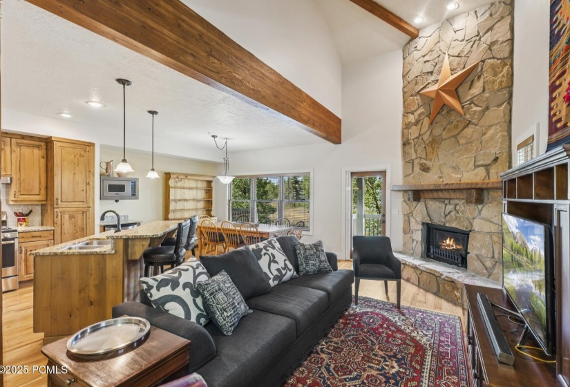 9_Living-Room_1800x1200_4269388