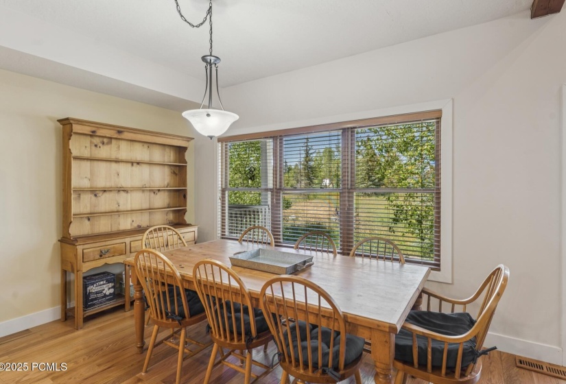 12_Kitchen-Dining_1800x1200_4269391
