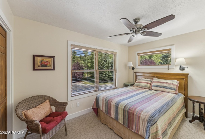 31_Bedroom_1800x1200_4269421