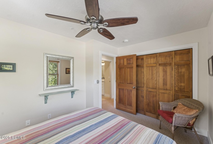 32_Bedroom_1800x1200_4269422