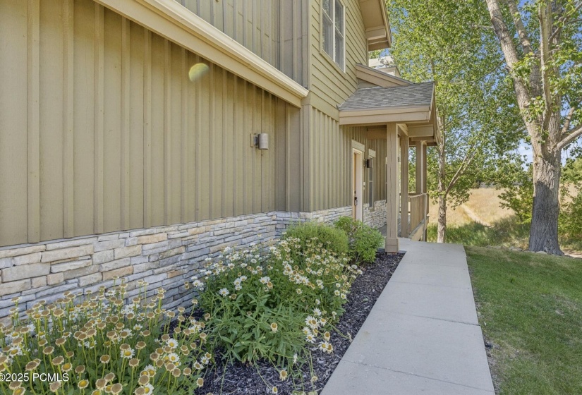 53_Exterior_1800x1200_4269430