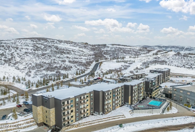 2_Aerial_1800x1200_4104191