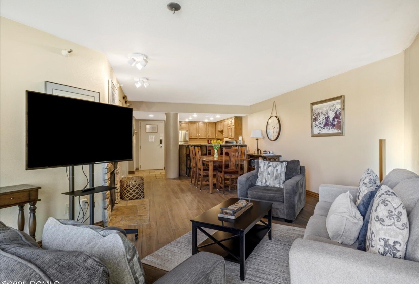 09-1485 Empire Ave #218 -9