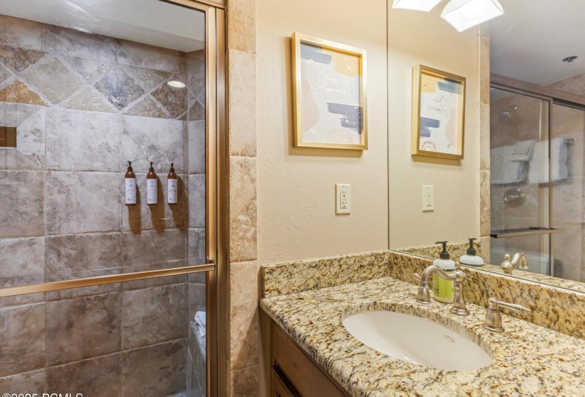 15-1485 Empire Ave #218 -15