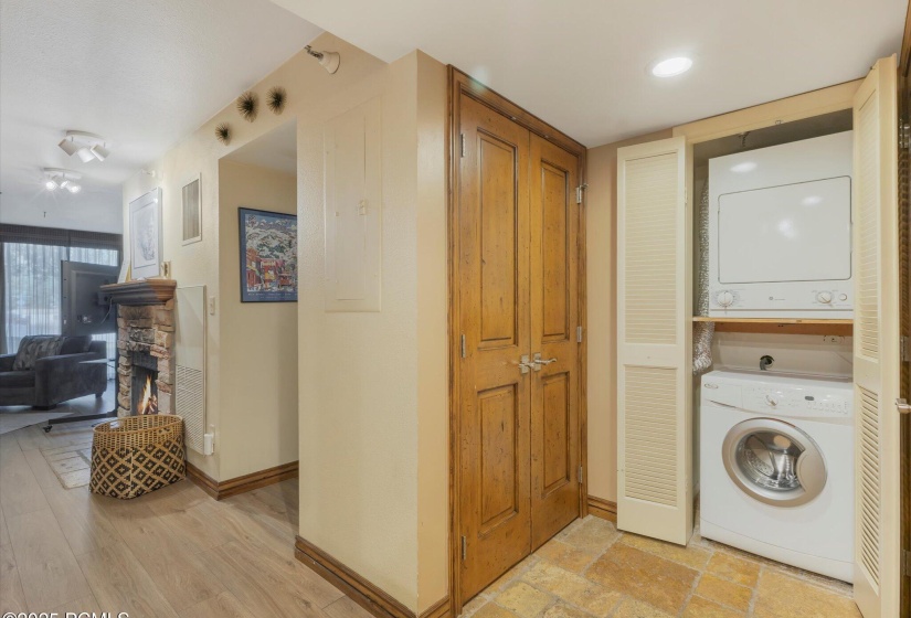 04-1485 Empire Ave #218 -4