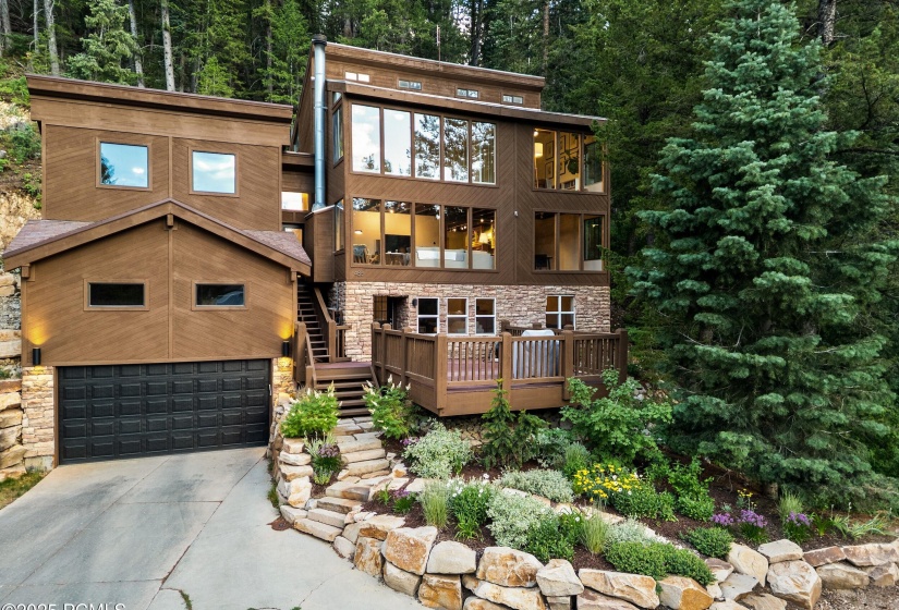 2 - 485 Upper Evergreen Drive