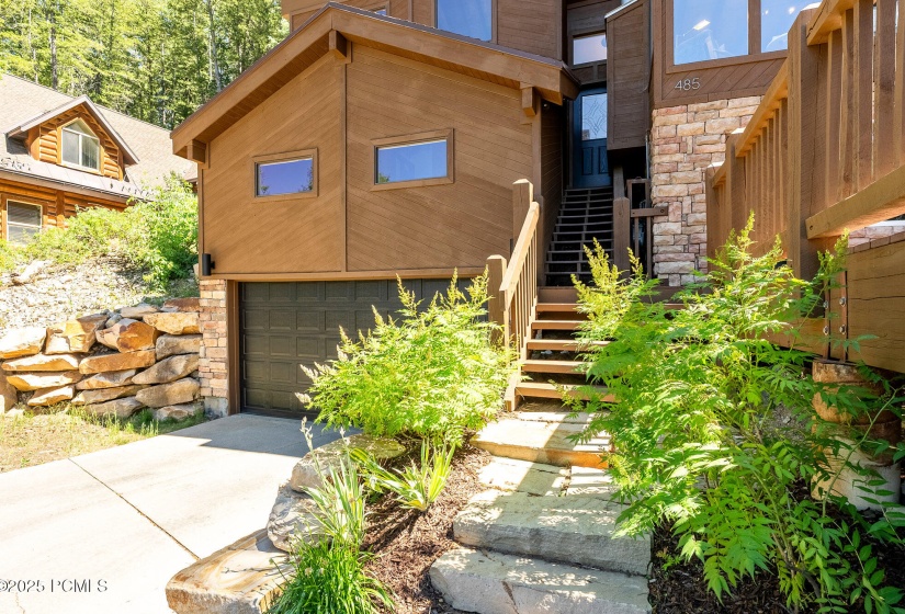3 - 485 Upper Evergreen Drive