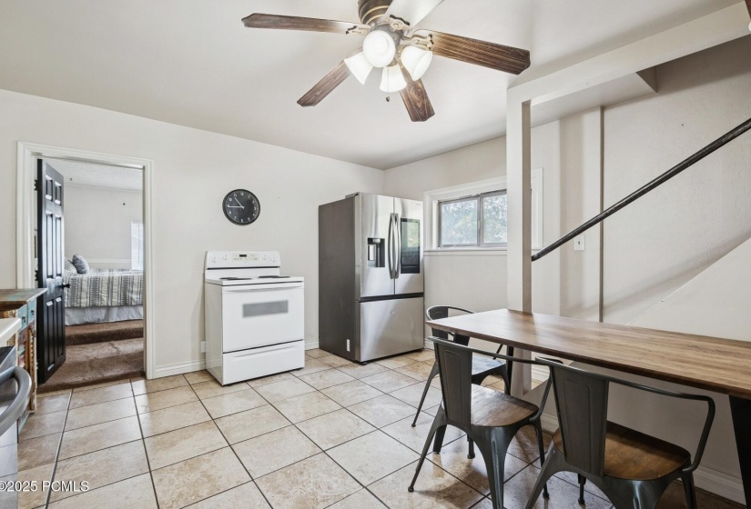 7_Kitchen-Dining_1800x1200_4270443