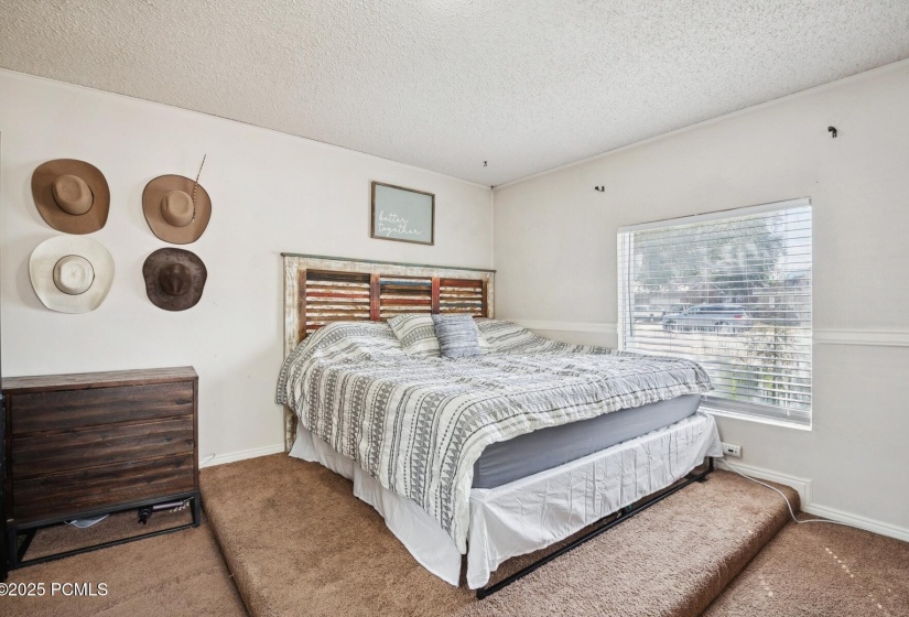 8_Primary-Bedroom_1800x1200_4270461