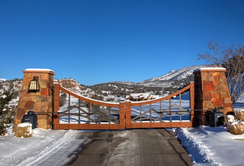 041_redledges04w_692