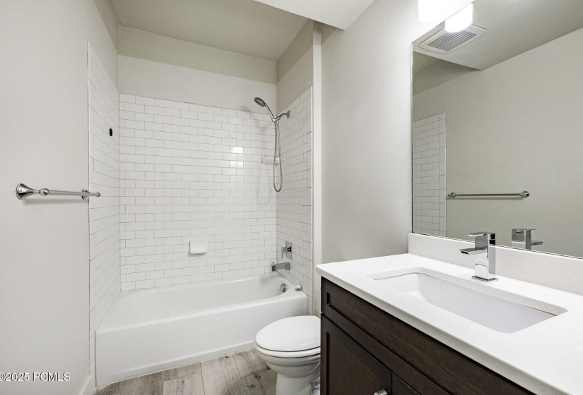 017_170_east_belmont_avenue015_884