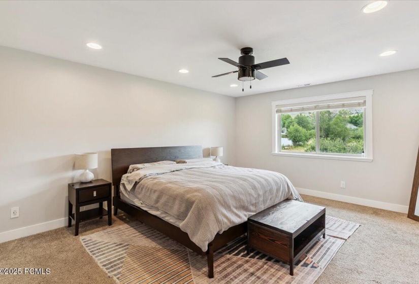 19-Bedroom