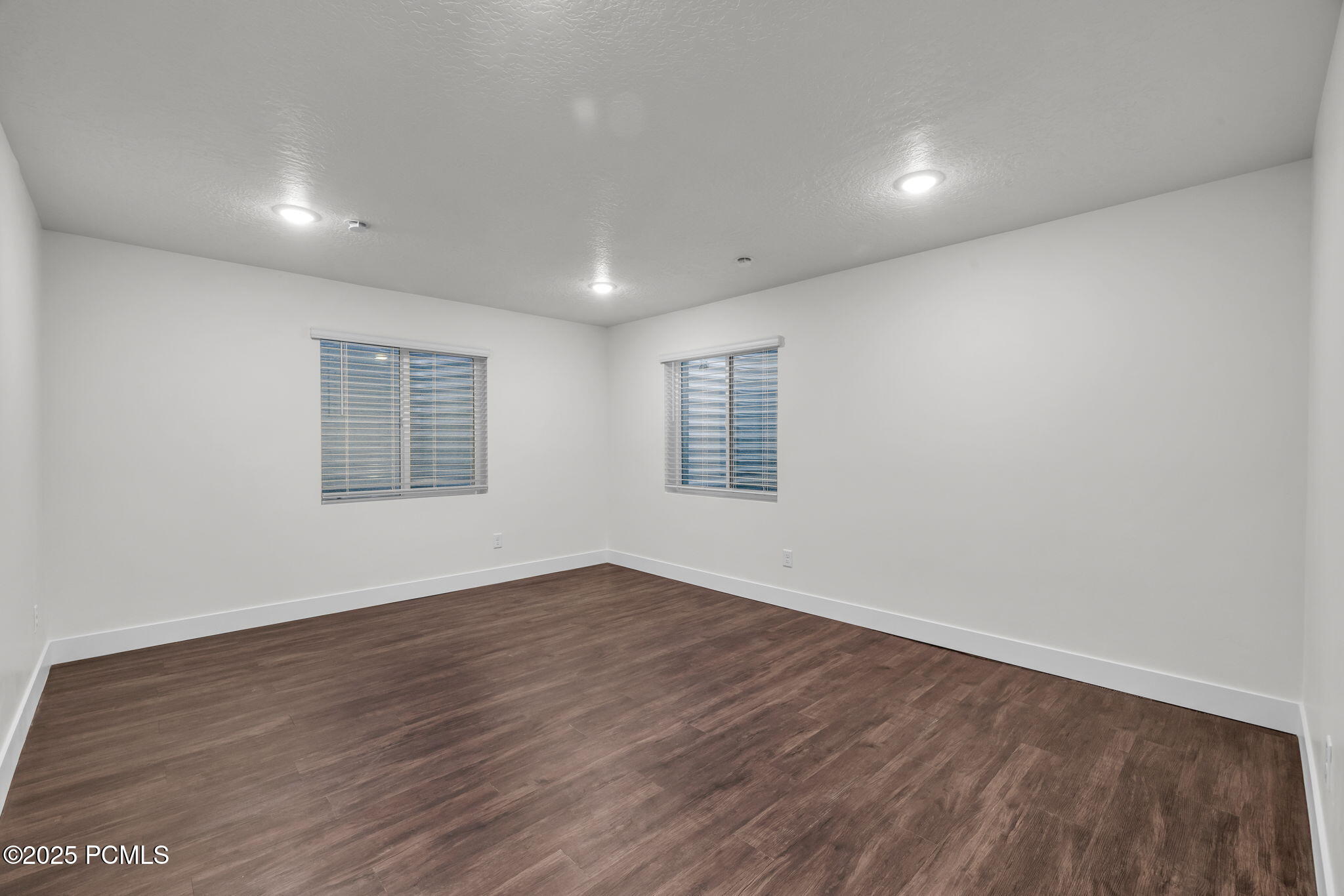 18-web-or-mls-1221-redbud-dr