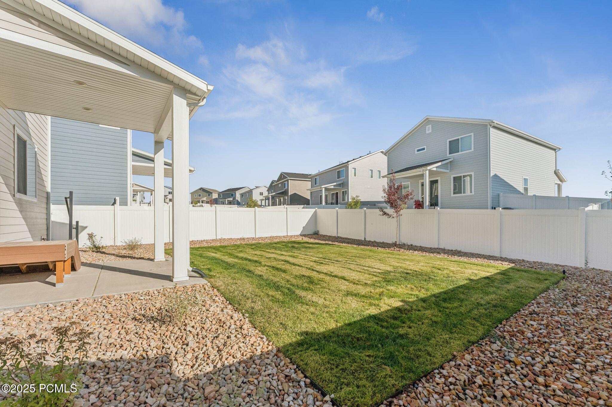 20-web-or-mls-1221-redbud-dr
