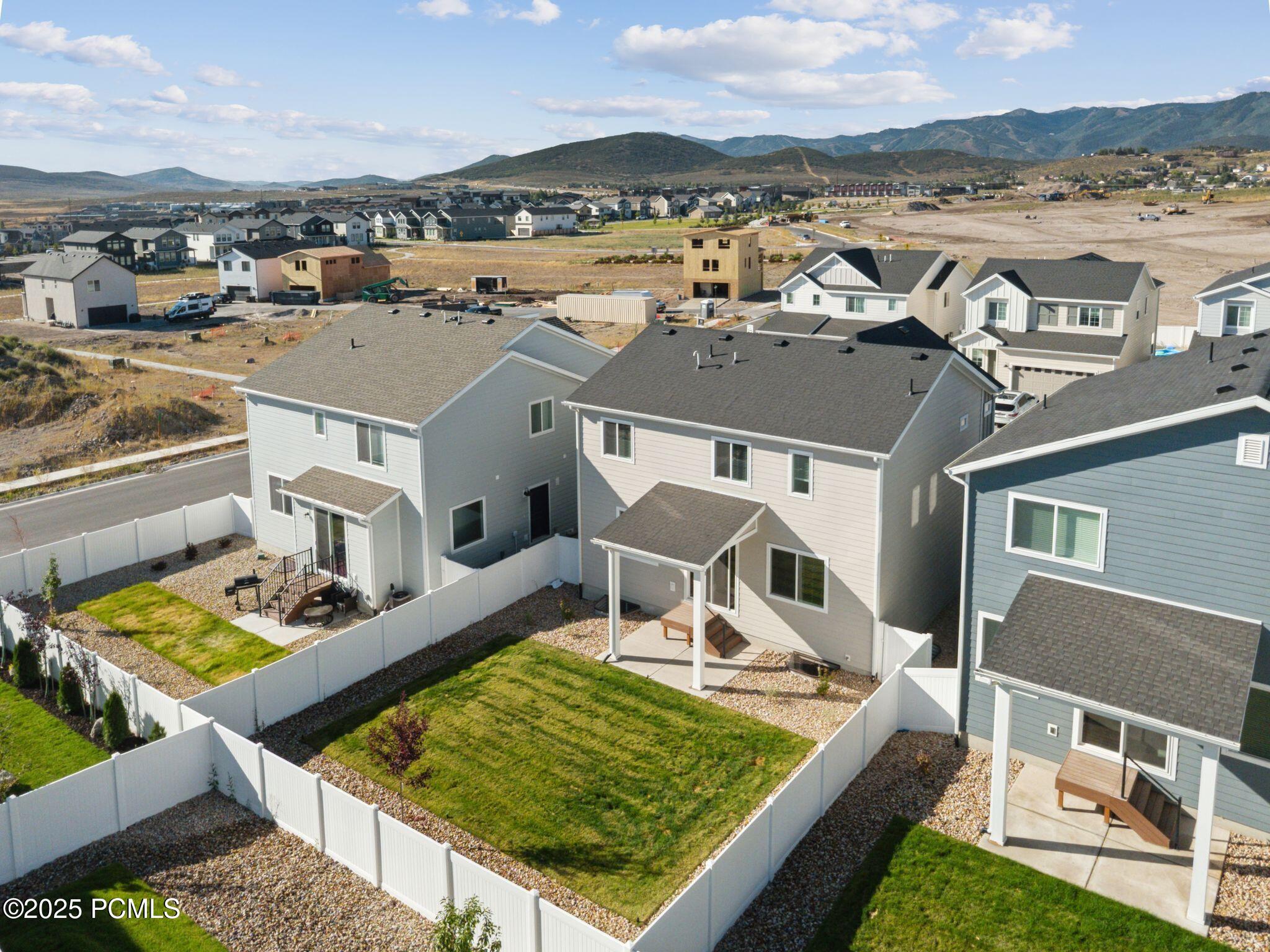 23-web-or-mls-1221-redbud-dr