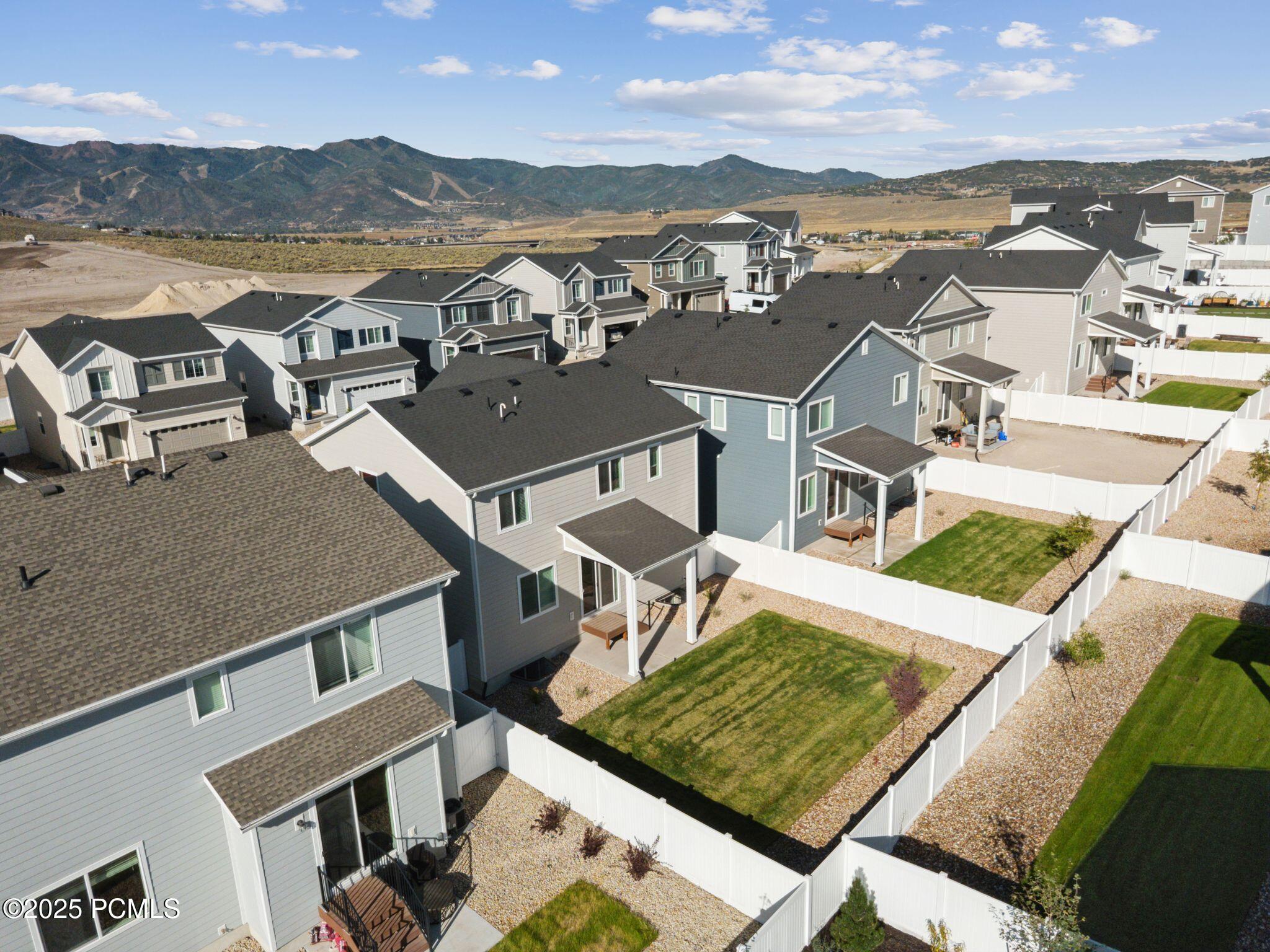 24-web-or-mls-1221-redbud-dr
