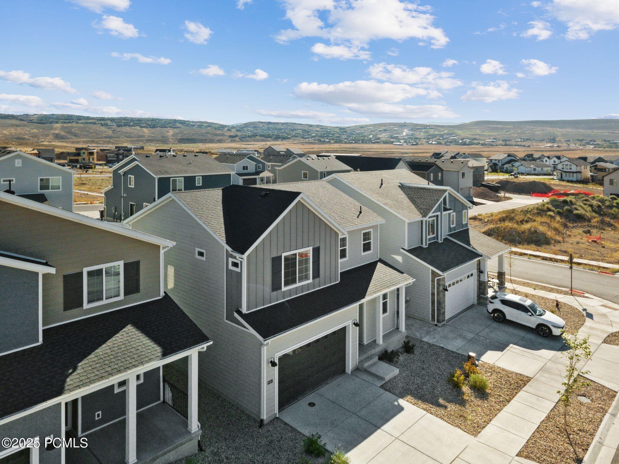 26-web-or-mls-1221-redbud-dr