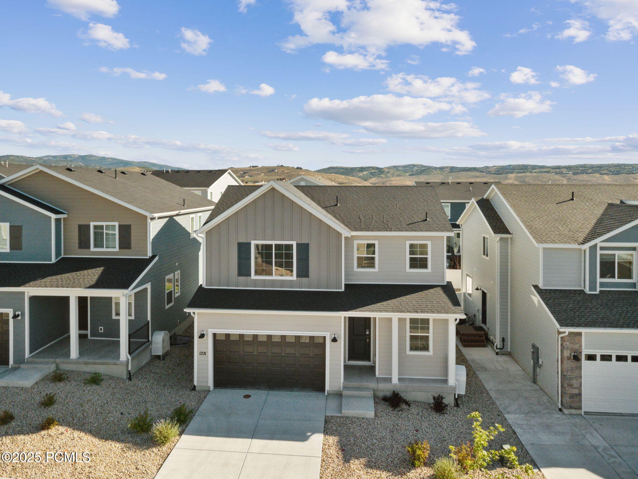 28-web-or-mls-1221-redbud-dr