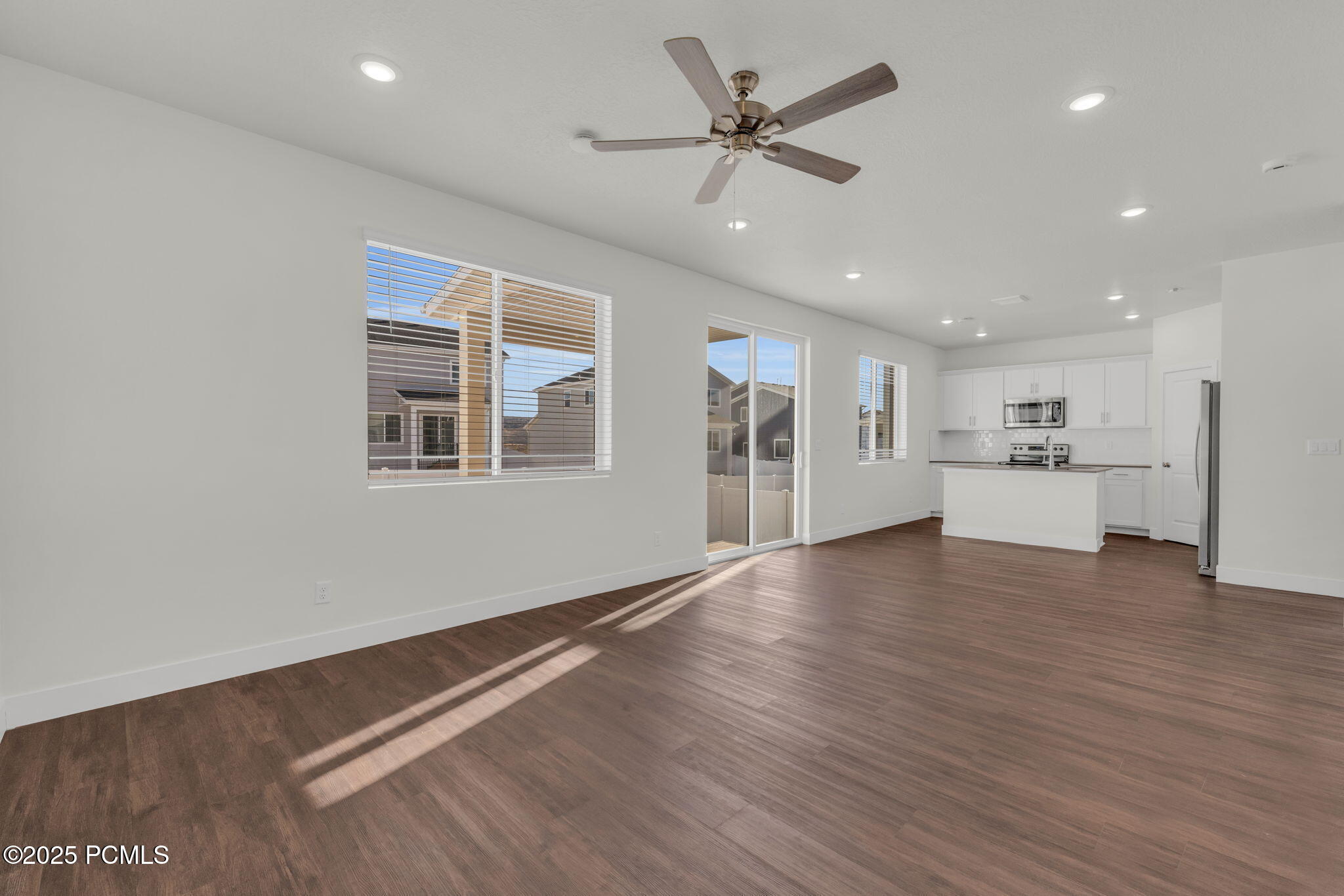 5-web-or-mls-1221-redbud-dr