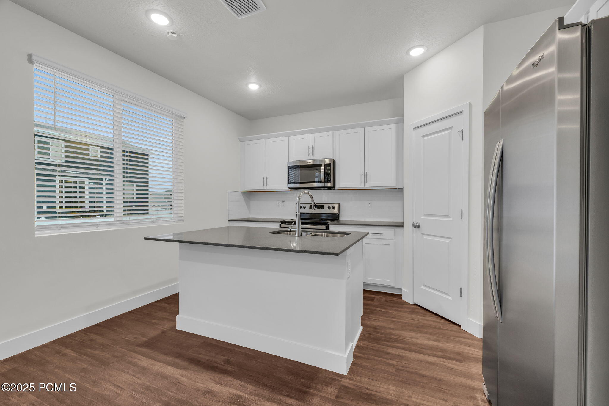 9-web-or-mls-1221-redbud-dr