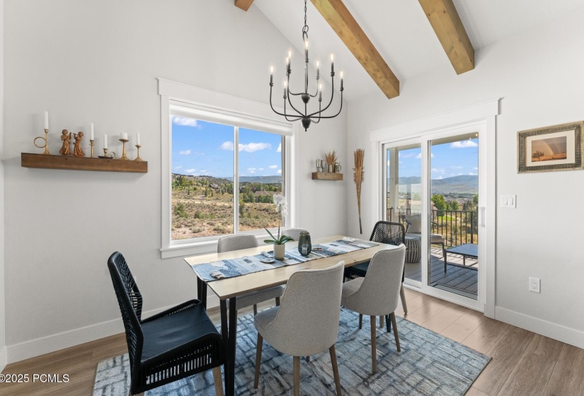 13_Kitchen-Dining_1800x1200_4073965