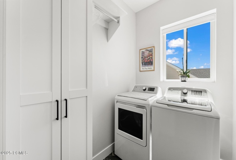 20_Laundry_1800x1200_4073972