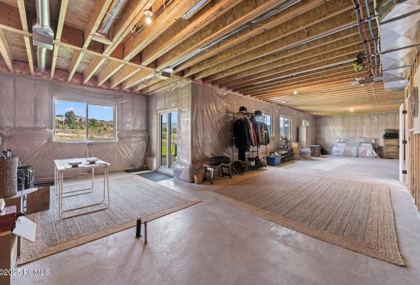 35_Basement-Storage_1800x1200_4073987