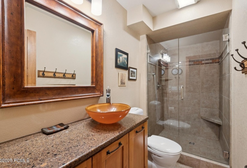 17_Bathroom_1800x1200_4270744