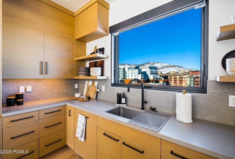 015_kitchen_3_with_view_981