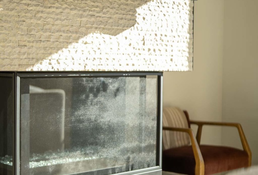 032_bedroom_1_master_6_fireplace_756