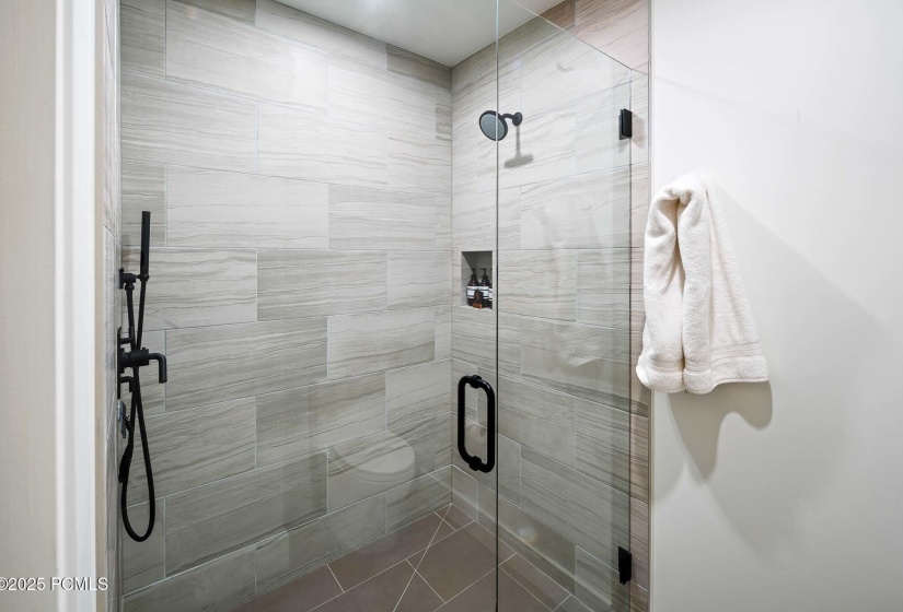 045_bedroom_5_bunk_room_bathroom_2_158