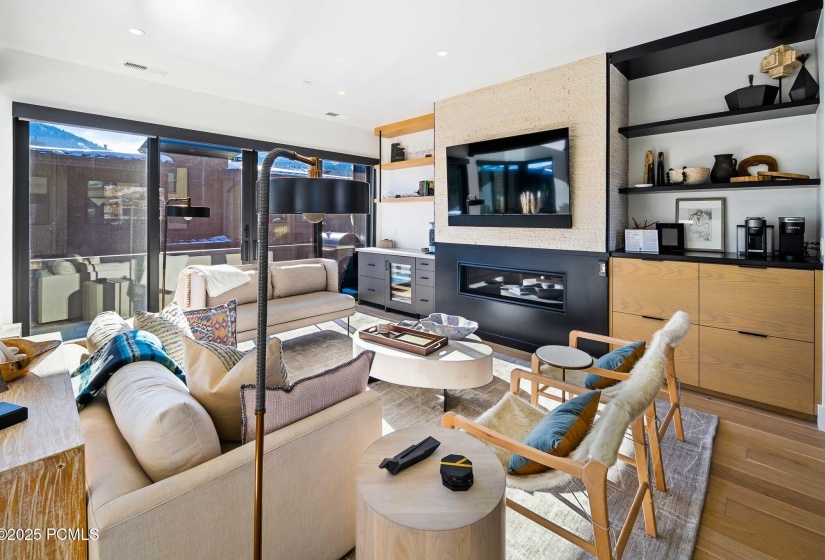 008_livingroom_1_557