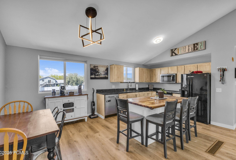 5-web-or-mls-1282-s-875-w