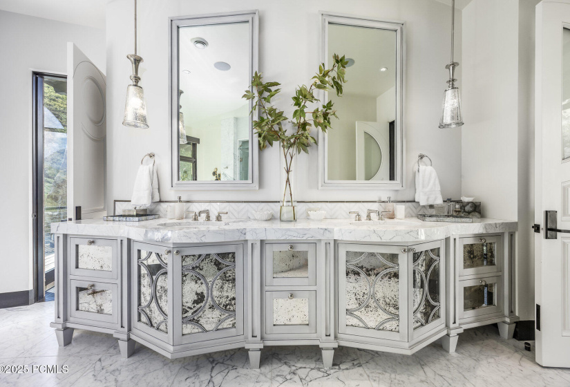 043_5618southfork110_997