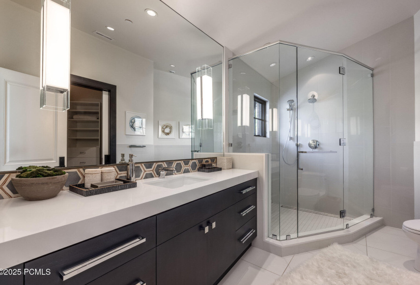 054_5618esouthforkrd92_287