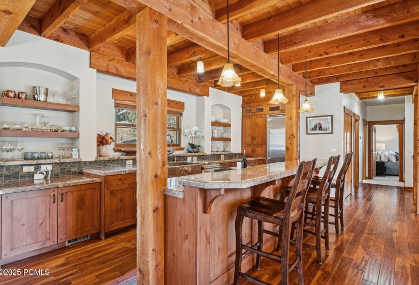 13_Kitchen-Dining_1800x1200_4293728