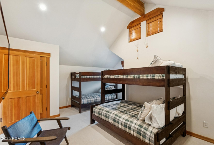 27_Bedroom_1800x1200_4293746