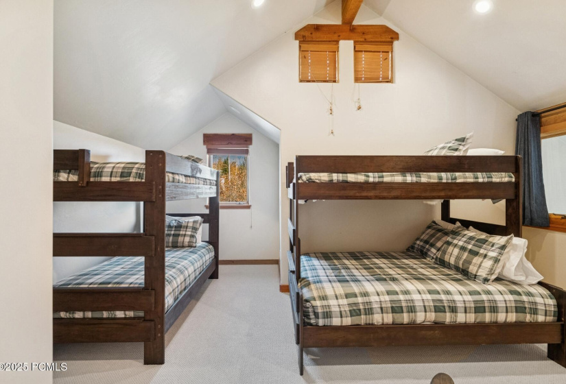 28_Bedroom_1800x1200_4293748