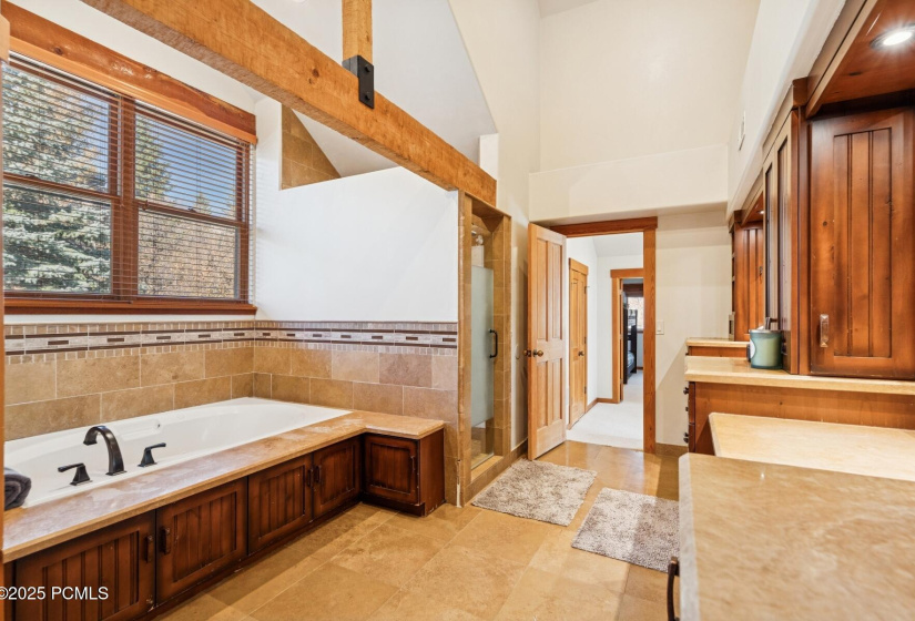 33_bathroom_1800x1200_4293756