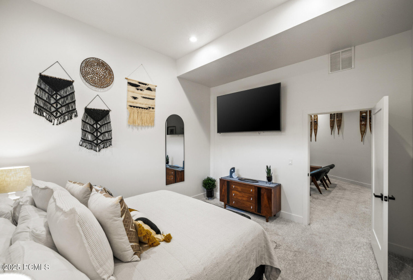 055_ar507674_copy_930