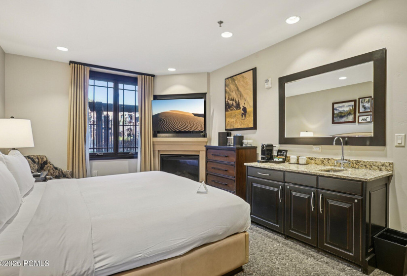 17-web-or-mls-Frostwood Blvd-S1211-017