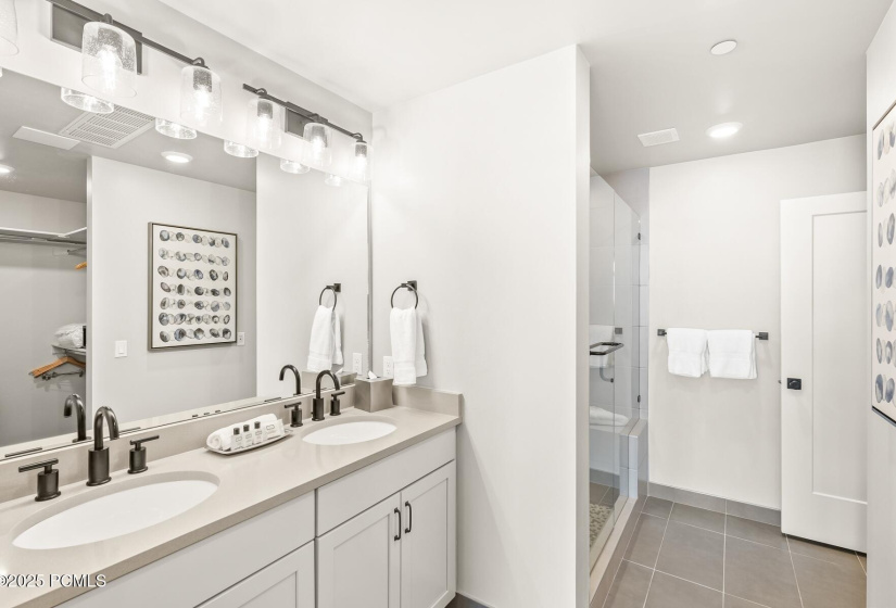 21_T-amp-B_1800x1200_4012647