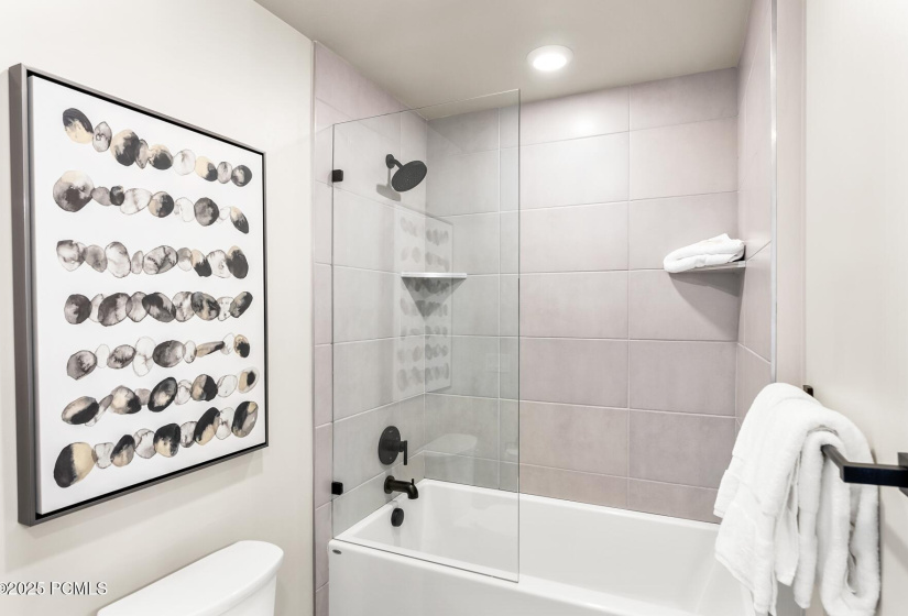 22_T-amp-B_1800x1200_4012652