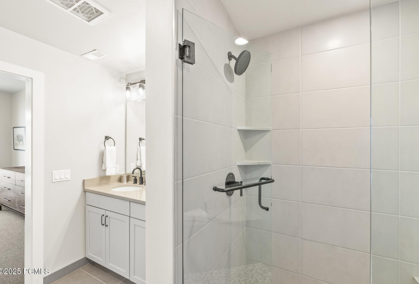 24_T-amp-B_1800x1200_4012650