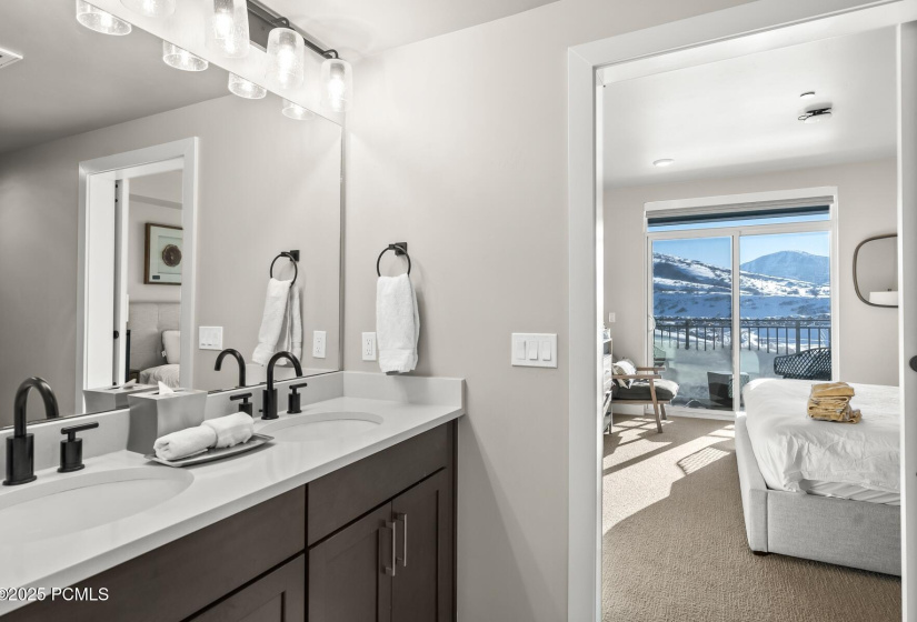 25_T-amp-B_1800x1200_4016870