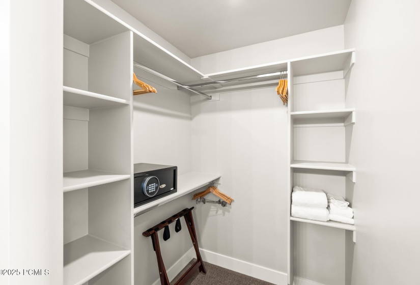 29_Interior_1800x1200_4012649