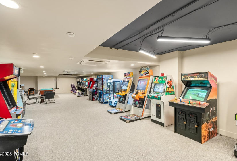 33_Indoor-Amenities_1800x1200_4012657